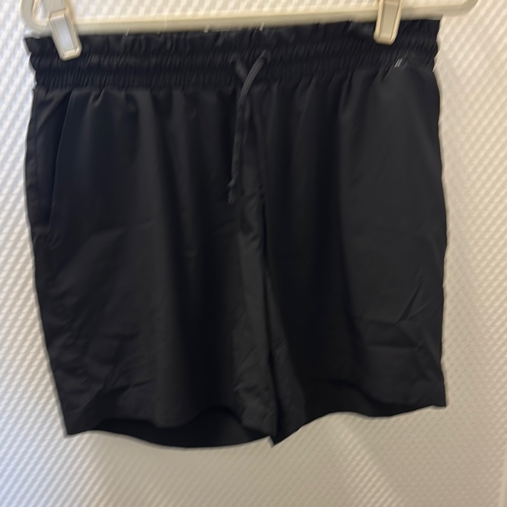 Mondetta Performance Luxury Gray Shorts